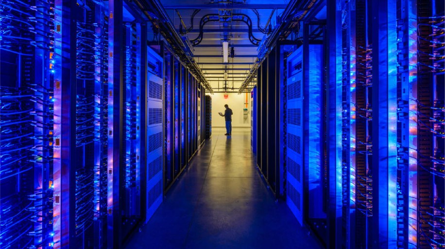 Throughput autoscaling: Dynamic sizing for Facebook.com